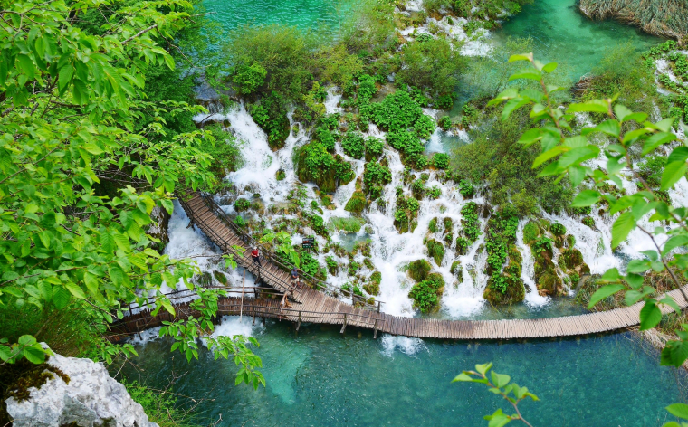 Ūdenskritumi, alas, mandarīni Horvātijā skolēnu brīvdienās