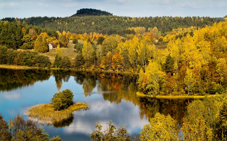 Rudens buķete pāri trīs valstu robežām