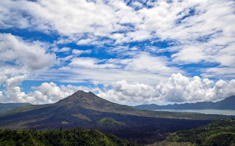 Starp Indijas un Kluso okeānu - Borneo un Bali sala